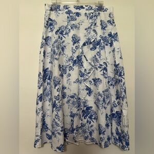 Land ’n Sea Blue Floral Ruffle Skirt, Size M –‎ Feminine and Flowing